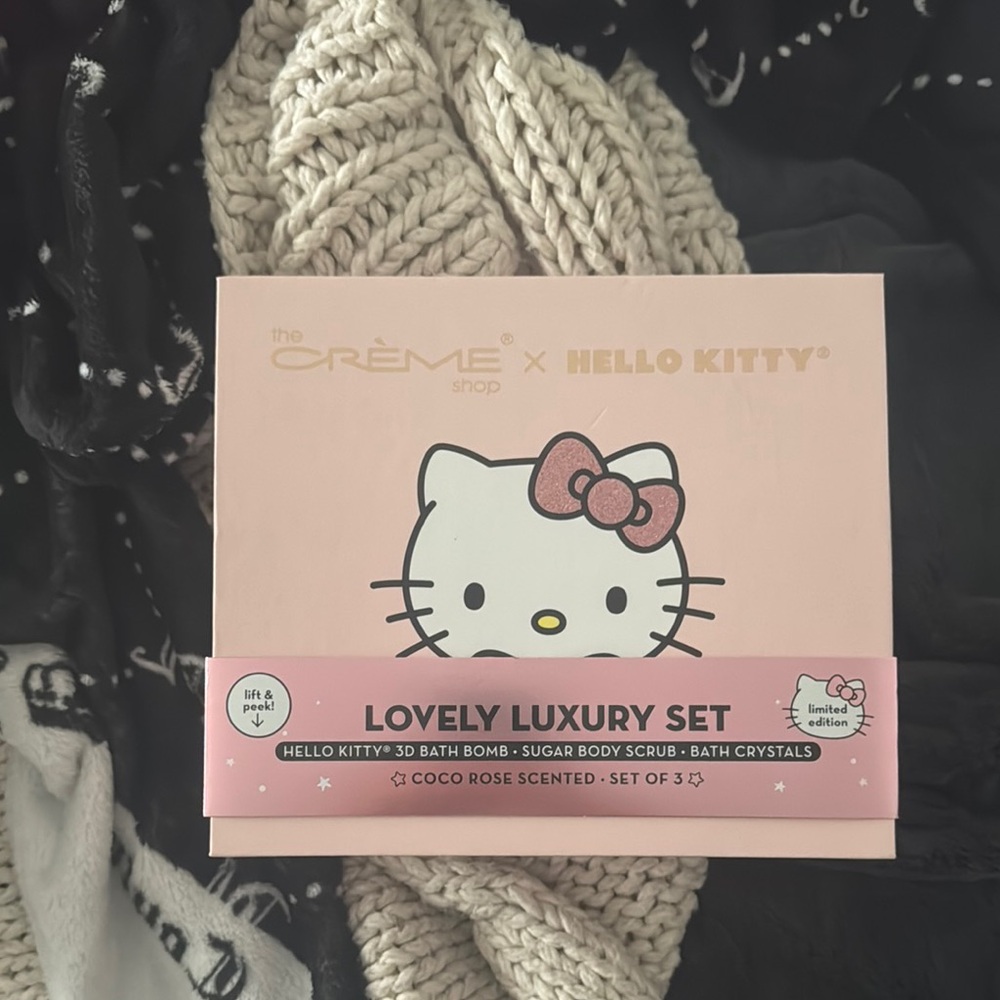 hello kitty crème shop bath set